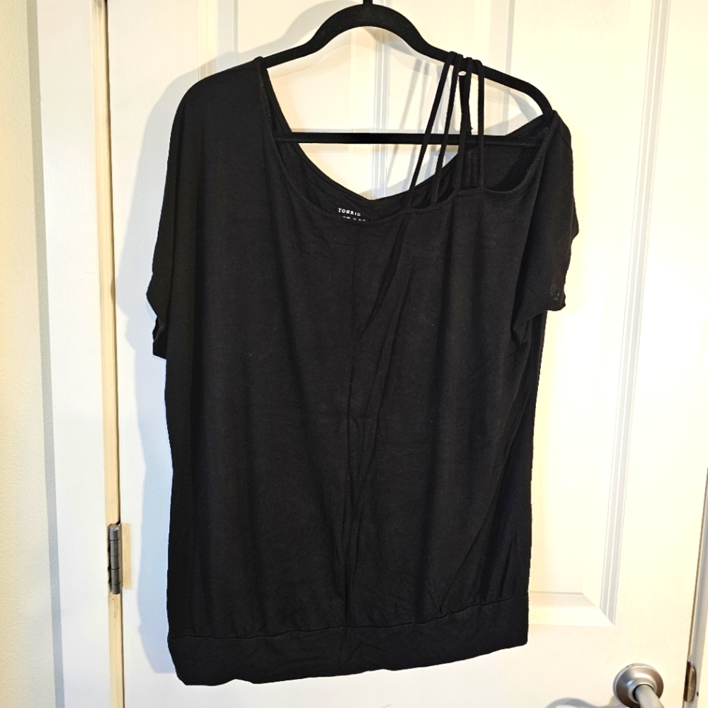 ✅️ Torrid Asymmetrical Short Sleeve Top | 10